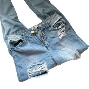 high rise dream fit distressed denim jeans size 9 🎶